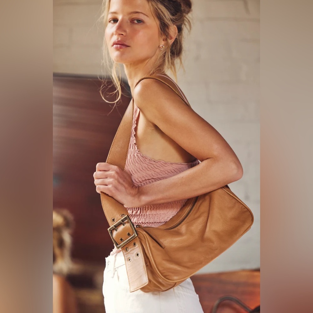 👜FREE PEOPLE LEATHER BAG
